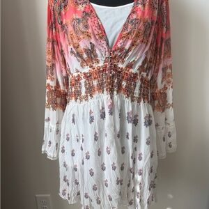 V Cristina NWT Multicolor Bohemian Tunic Top w/ Smock and Button Detail Size L